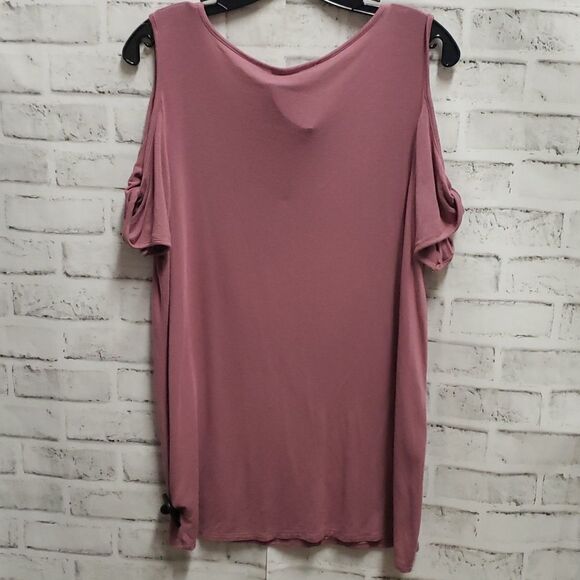 Lisa rinna top  - Picture 3 of 3